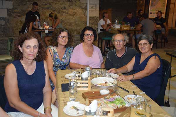 68621021 10217445651364940 7477373882916143104 o