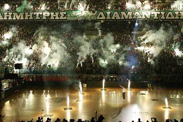 Αποθεώθηκε ο Δημήτρης Διαμαντίδης στο ΟΑΚΑ