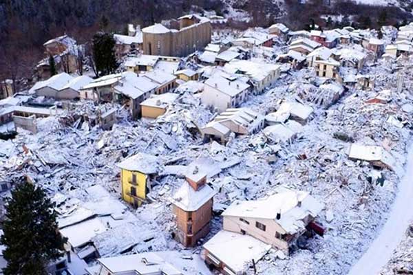 Ιταλία: Χιονοστιβάδα πλάκωσε ξενοδοχείο - Πληροφορίες για 30 νεκρούς