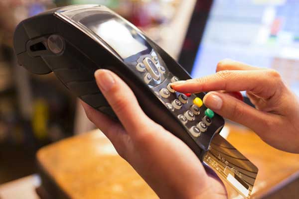 Υποχρεωτικά POS έως 11 Μαρτίου για νέες 58 κατηγορίες επιχειρήσεων