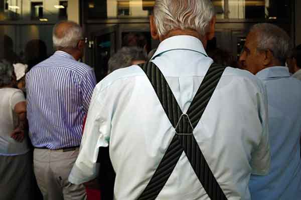 Ποιοι μπορούν να βγουν στη σύνταξη ακόμη και στα 55 αντί για 62 ή 67 - Αναλυτικά παραδείγματα