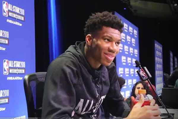 Συγκλονιστικός Αντετοκούνμπο: «Πουλούσα πράγματα στο δρόμο, γιατί δεν είχαμε άλλη επιλογή»!