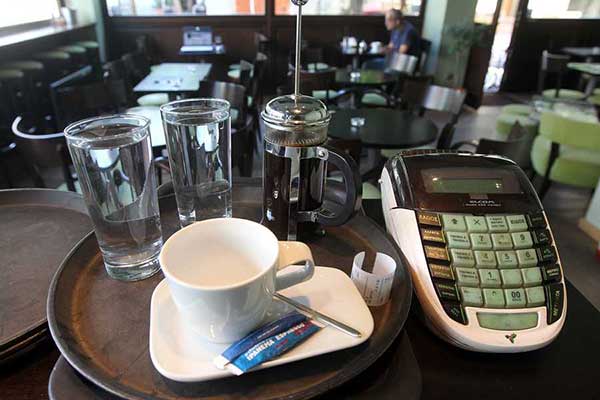 Τέλος στον ελληνικό καφέ βάζει ο νέος φόρος