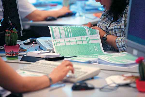 «Φωτιά» τα εκκαθαριστικά -Στα 1.350 ευρώ ο μέσος φόρος