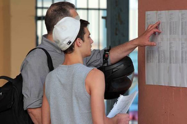 Βάσεις 2016: Ποιες σχολές ανεβαίνουν, ποιες πέφτουν - Εκτιμήσεις ανά πεδίο