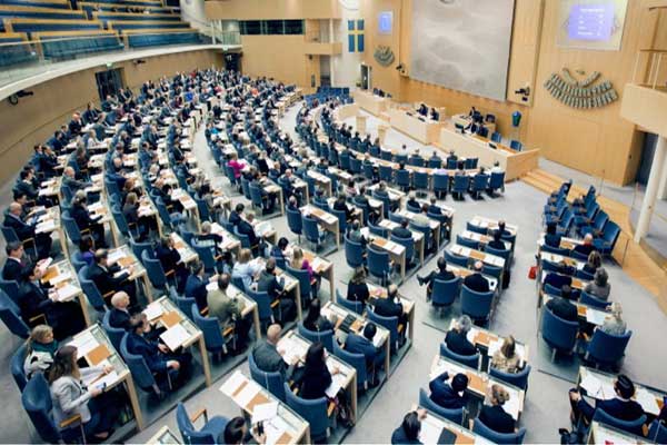 Σουηδία: Σε ισχύ ο νόμος που αναγνωρίζει ως βιασμό το σεξ χωρίς συναίνεση