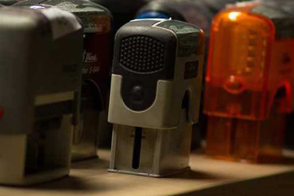 Τσουνάμι για τα μπλοκάκια: Πόσα θα πληρώσουν όσοι κόβουν απόδειξη παροχής υπηρεσιών