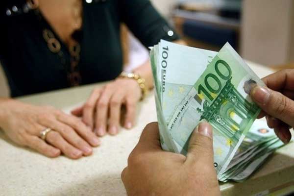 Κοινωνικό Μέρισμα: Ποιοι θα πάρουν 1.000 ευρώ τα Χριστούγεννα