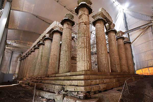 Και οι θεοί χρειάζονται βοήθεια... - Άρθρο της «Καθημερινής» για τον Επικούριο Απόλλωνα