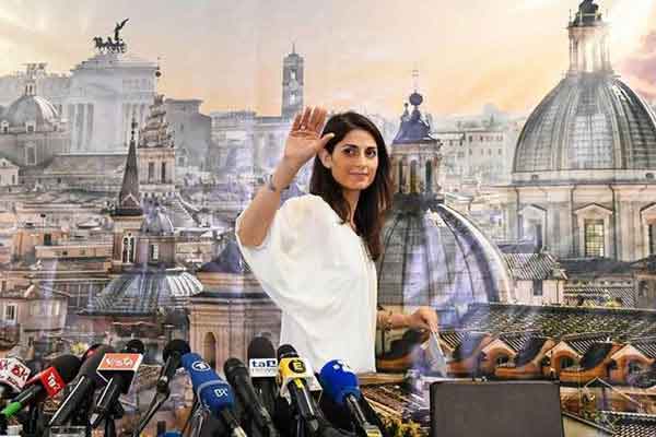 Ιταλία: Η Βιρτζίνια Ράτζι γίνεται η πρώτη γυναίκα δήμαρχος της Ρώμης (Vid)