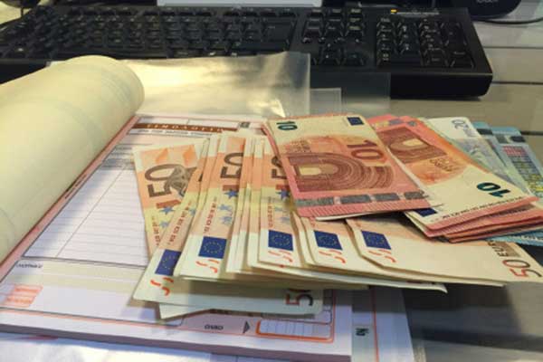 Εισφορές ως και 50% σε όσους κόβουν μπλοκάκι! Απίστευτο χαράτσι για ελεύθερους επαγγελματίες