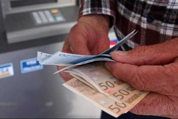 Συντάξεις: Ποιοι πρέπει να κάνουν νέες αιτήσεις για να λάβουν τα αναδρομικά