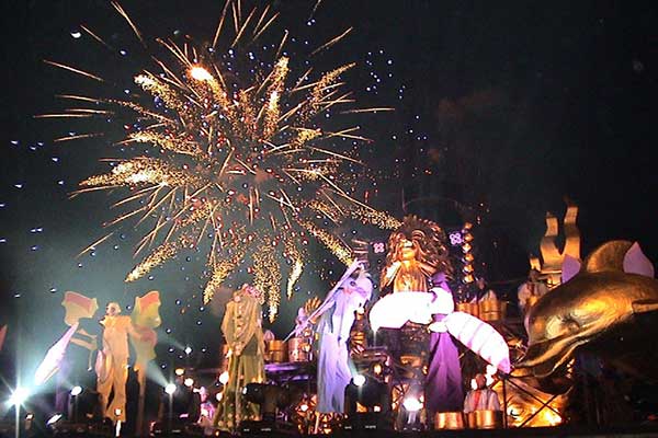 Καλό Καρναβάλι Πάτρα–Χιλιάδες κόσμου στην τελετή έναρξης – VIDEO & ΦΩΤΟ