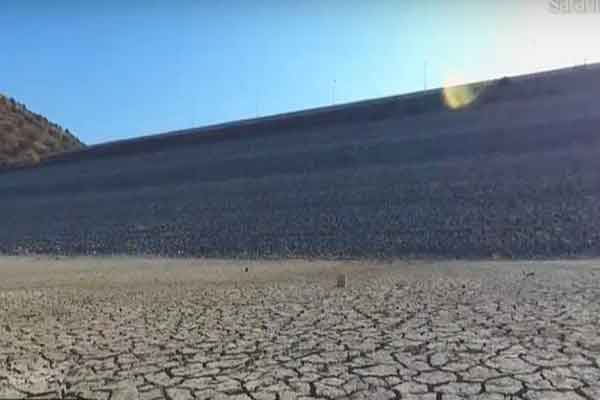 «Στέγνωσε» φράγμα στην Κρήτη- Εικόνες που θυμίζουν... Σαχάρα [βίντεο] 