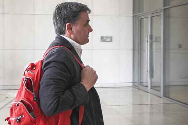 «Βέτο» Τρόικας στον μποναμά των 1.000 ευρώ