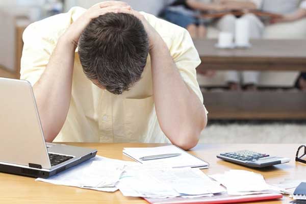 Εκτός οι ελεύθεροι επαγγελματίες από τον εξωδικαστικό μηχανισμό για τα «κόκκινα δάνεια»