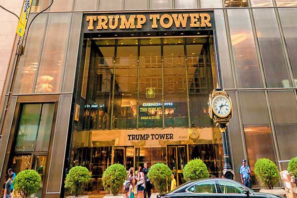 Οι Ελληνες συγκάτοικοι του πλανητάρχη Ντόναλντ Τραμπ