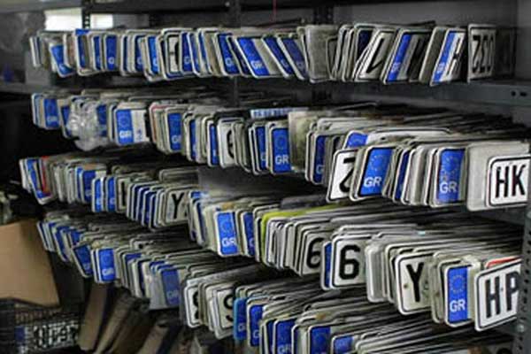 Σοκ! Φορολογικό στοιχείο αποτελούν για πρώτη φορά τα αυτοκίνητα σε ακινησία