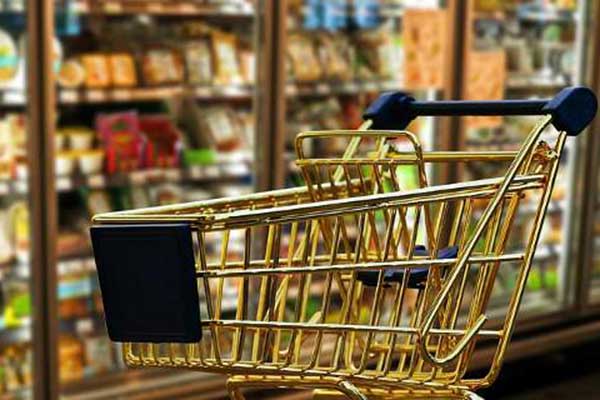 Coca Cola, Unilever, Nestlé και Δέλτα αποσύρουν προϊόντα από τα ράφια μετά τις απειλές για μόλυνση  