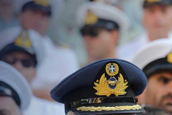 Σοκ: «Παγώνουν» με αιφνιδιαστική τροπολογία τα ειδικά μισθολόγια