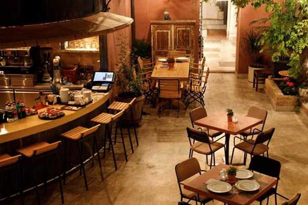 Χωρίς κόστος η άδεια σε καταστήματα υγειονομικού ενδιαφέροντος