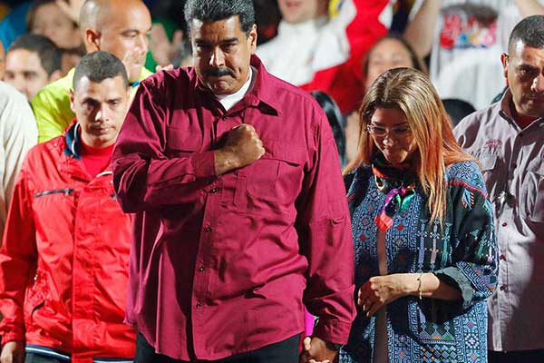 Επανεκλογή Μαδούρο με 70%. Εκλογές - φάρσα καταγγέλλει η αντιπολίτευση