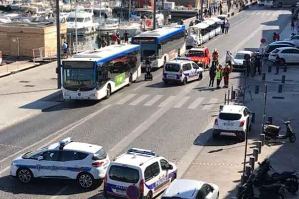 Αυτοκίνητο έπεσε πάνω σε πεζούς στη Μασσαλία, ένας νεκρός