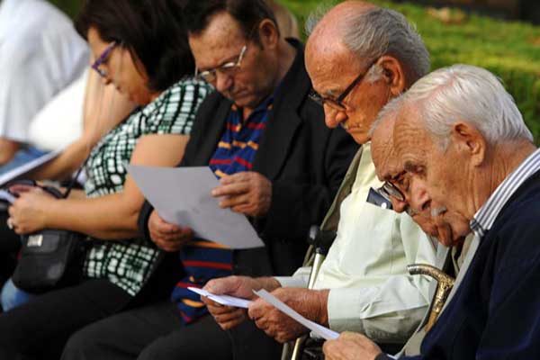 Τα 11 κρυφά «ψαλίδια» στις συντάξεις που προβλέπει ο νόμος Κατρούγκαλου -Σε απόγνωση οι συνταξιούχοι [λίστα]