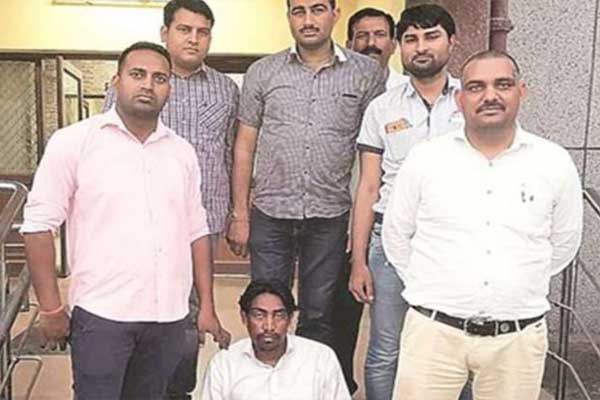 Φρίκη στην Ινδία: Ζήτησε τα δεδουλευμένα και το αφεντικό την στραγγάλισε και τη διαμέλισε