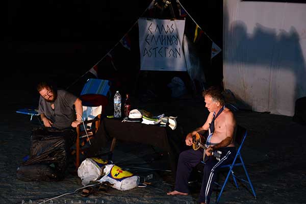 Κρέστενα: Απόψε η παράσταση "Ο κανένας και ο καθένας" του Νίκου Καλογερόπουλου