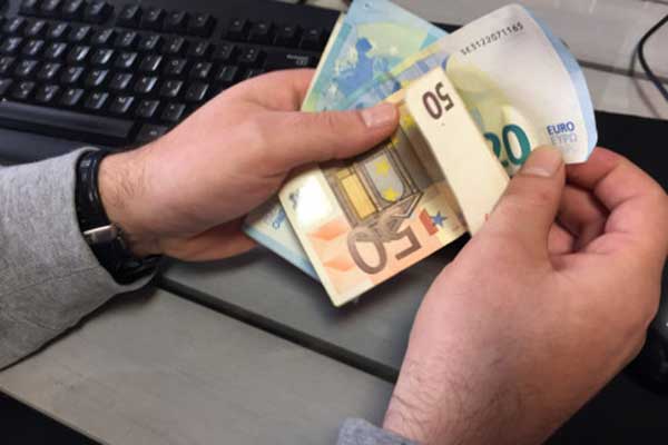 Χαράτσι 400 και 800 ευρώ για όλους – Ποιοι πληρώνουν