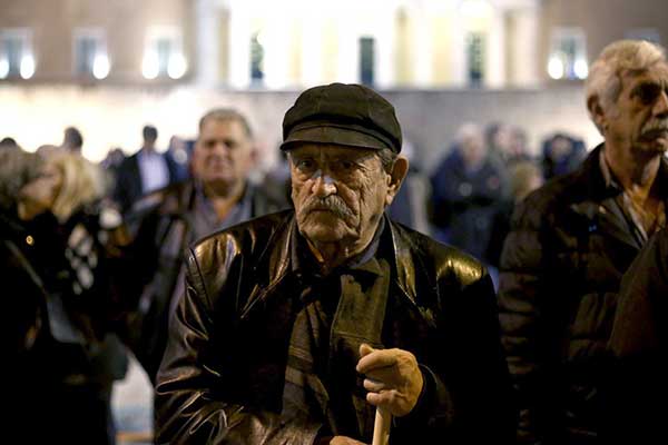 ΕΦΚΑ: Ποιοι μπορούν να πάρουν προσωρινή σύνταξη με ηλεκτρονική αίτηση