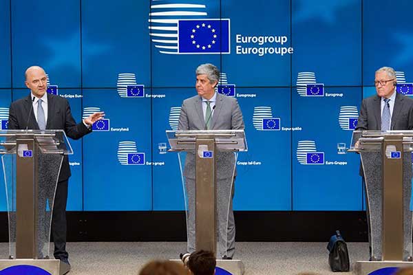 Eurogroup: Με «αστερίσκους» η δόση, συνδέεται με πλειστηριασμούς και ιδιωτικοποιήσεις