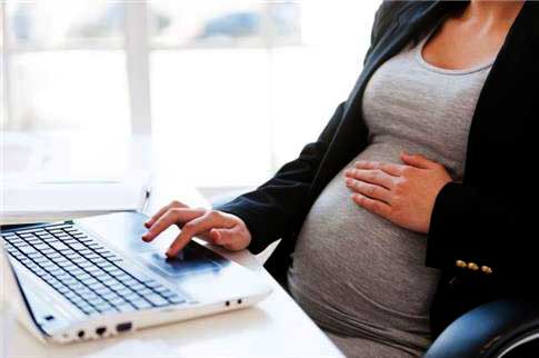 Απόφαση - «βόμβα»: Θα απολύονται και έγκυες εργαζόμενες