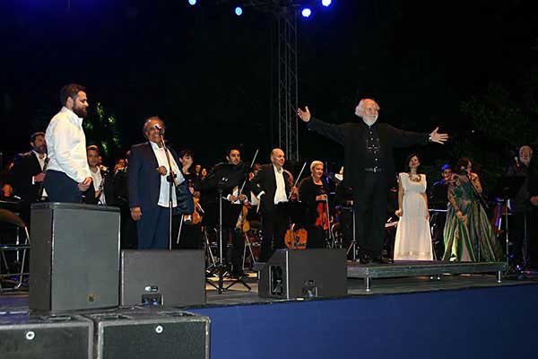 Αρχαία Ολυμπία: Εντυπωσιακή η μεγάλη συναυλία του Γιάννη Μαρκόπουλου - Αποθεώθηκε από το κοινό