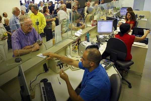 Πώς να γλυτώσετε από την τσιμπίδα των κατασχέσεων