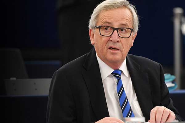 Γιούνκερ: Το χτύπημα στο Βερολίνο δεν είναι λόγος να κλείσουν τα σύνορα στους πρόσφυγες