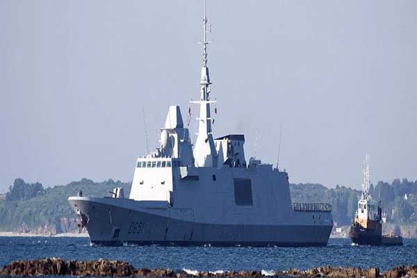 Το Παρίσι δεν θα νοικιάσει φρεγάτες στην Ελλάδα