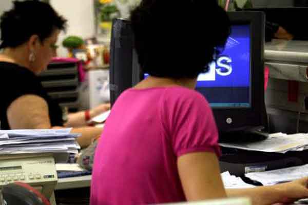 «Βαρύς» ο λογαριασμός για 2,4 εκατ. φορολογούμενους -Ενας μισθός «θυσία» στο εκκαθαριστικό