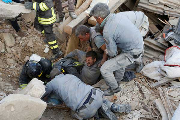Τουλάχιστον 80 νεκροί και δεκάδες αγνοούμενοι από τα φονικά Ρίχτερ στην Ιταλία