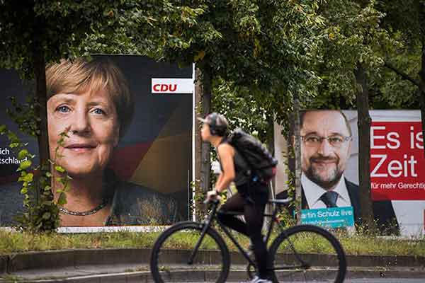 Στις κάλπες η Γερμανία: Με κομμένη την ανάσα Ευρώπη και... Ελλάδα