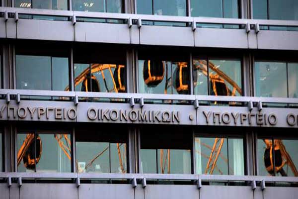 «Τρύπα» 268 εκατ. ευρώ στα έσοδα του Μαρτίου -«Eκατσαν» ΦΠΑ, Ειδικοί Φόροι Κατανάλωσης