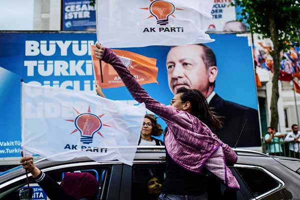 Τι σηματοδοτεί - και για την Ελλάδα - η επανεκλογή Ερντογάν στην Τουρκία