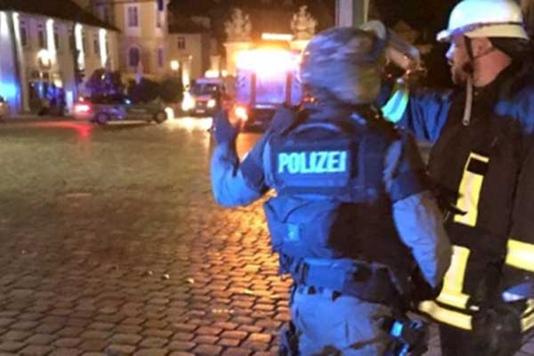 Έκρηξη στη Γερμανία – Σύρος ζώστηκε με εκρηκτικά – 12 τραυματίες στην πόλη Άνσμπαχ κοντά στη Νυρεμβέργη