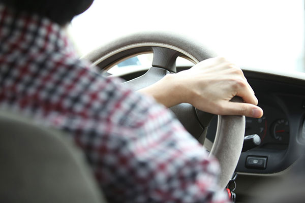 Αδειες οδήγησης: Τι αλλάζει για τους ηλικιωμένους και άτομα με αναπηρία