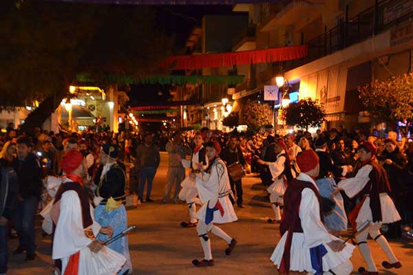 Λεχαινά: Με επιτυχία το "Αντάμωμα των Γενίτσαρων" στην πλατεία Αγίου Δημητρίου [PHOTOS]