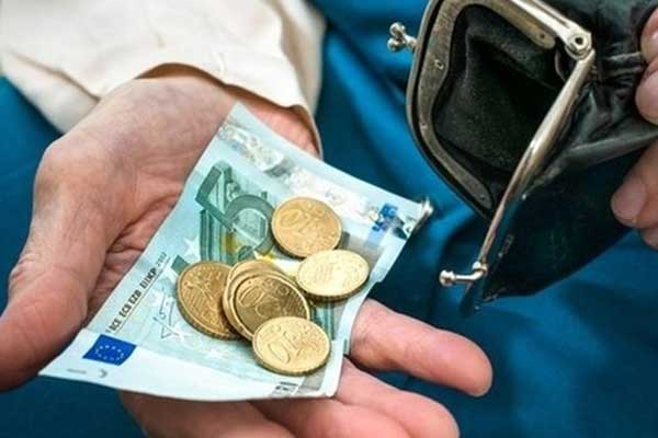 Το σχέδιο της κυβέρνησης για να μην πετσοκοπούν άγρια οι συντάξεις