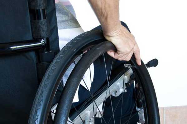 Ψαλίδι έως 35% στις αναπηρικές συντάξεις