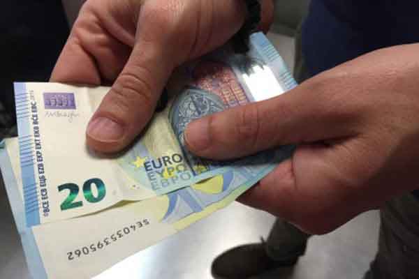 Εφάπαξ: Ξεπαγώνουν οι πληρωμές για 62.000 συνταξιούχους – Δείτε πότε και ποια είναι τα νέα ποσά για Δημόσιο και Ιδιωτικό Τομέα