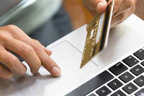 Αποδείξεις, πλαστικό χρήμα και αφορολόγητο: Τι αλλάζει από 1ης Ιουλίου